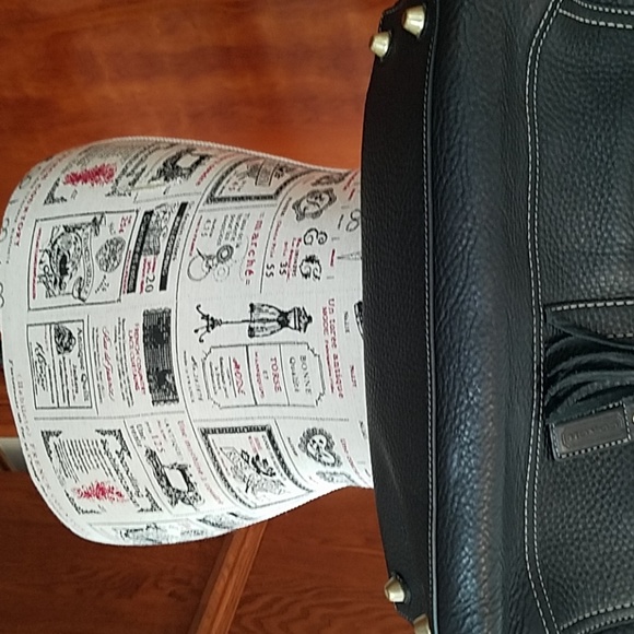 Authentic Coach Pebble Leather Hampton purse - Picture 4 of 10